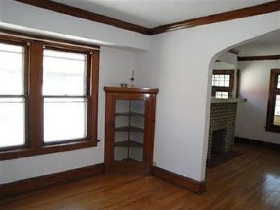 4th image of 14944 Delaware Ave