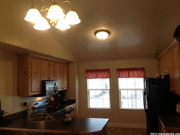 4th image of 3015 E Somerset Dr