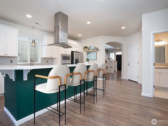 3rd image of 1127 27th Street NW