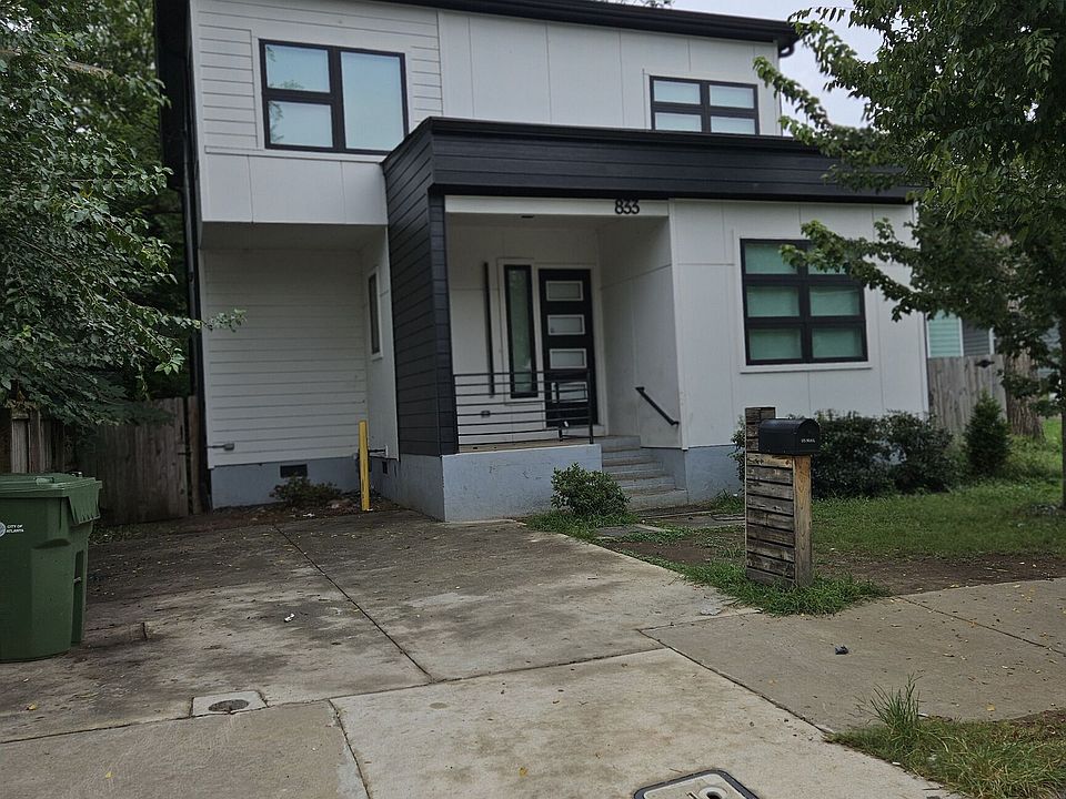1st image of 833 Humphries St