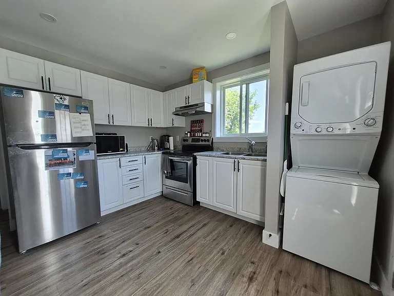 212 Little Ave — Photo 9