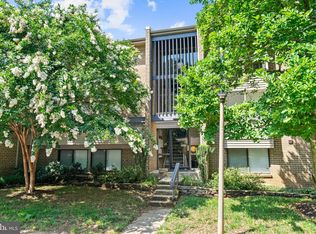 11618 Ivystone Ct APT 200, Reston, VA 20191