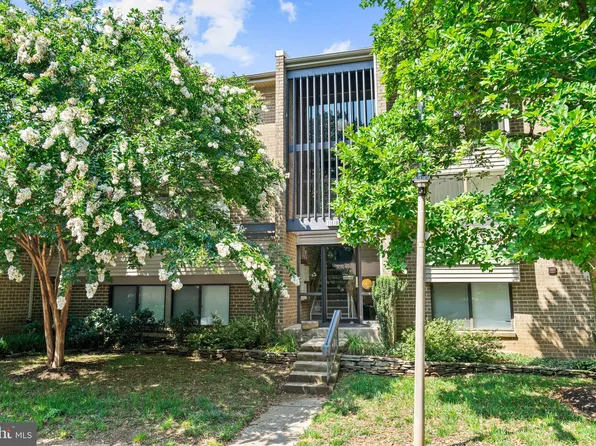 11618 Ivystone Ct APT 200, Reston, VA 20191