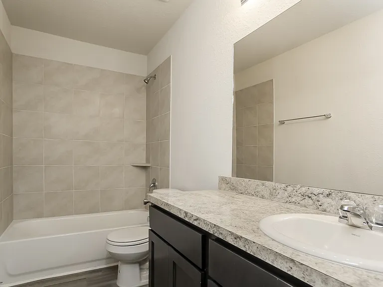 Lina Dr — Photo 13