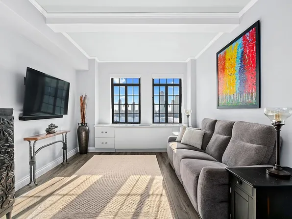5 Tudor City Pl APT 638, Manhattan, NY 10017