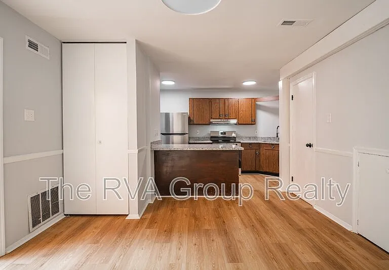 749 Pleasant St — Photo 11