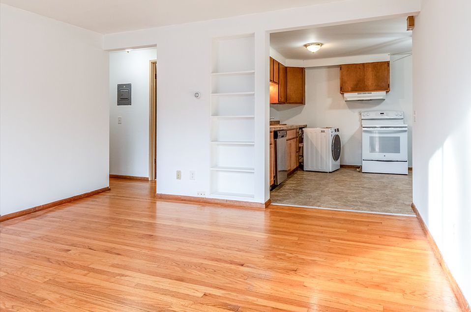 1409-03 Living Room & Kitchen