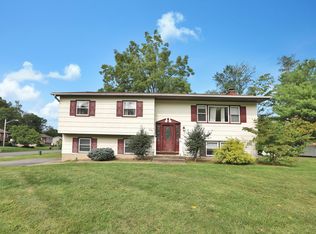 235 Betsy Ross Dr, Orangeburg, NY 10962
