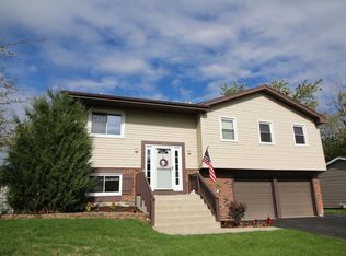 2270 Greenbay Dr, Hanover Park, IL 60133