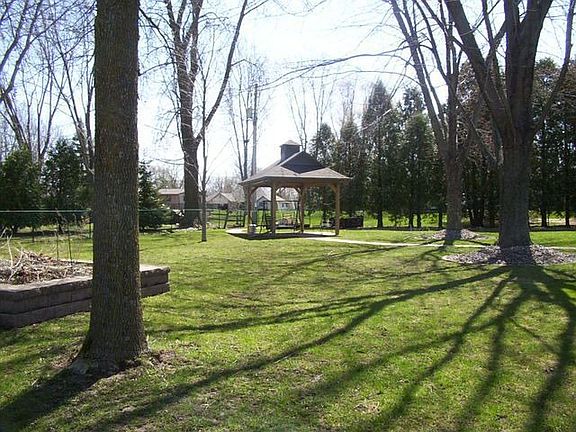 3rd image of N1354 Greenwood Ct