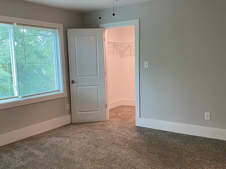694 Cascade Ave SW #B — Photo 11