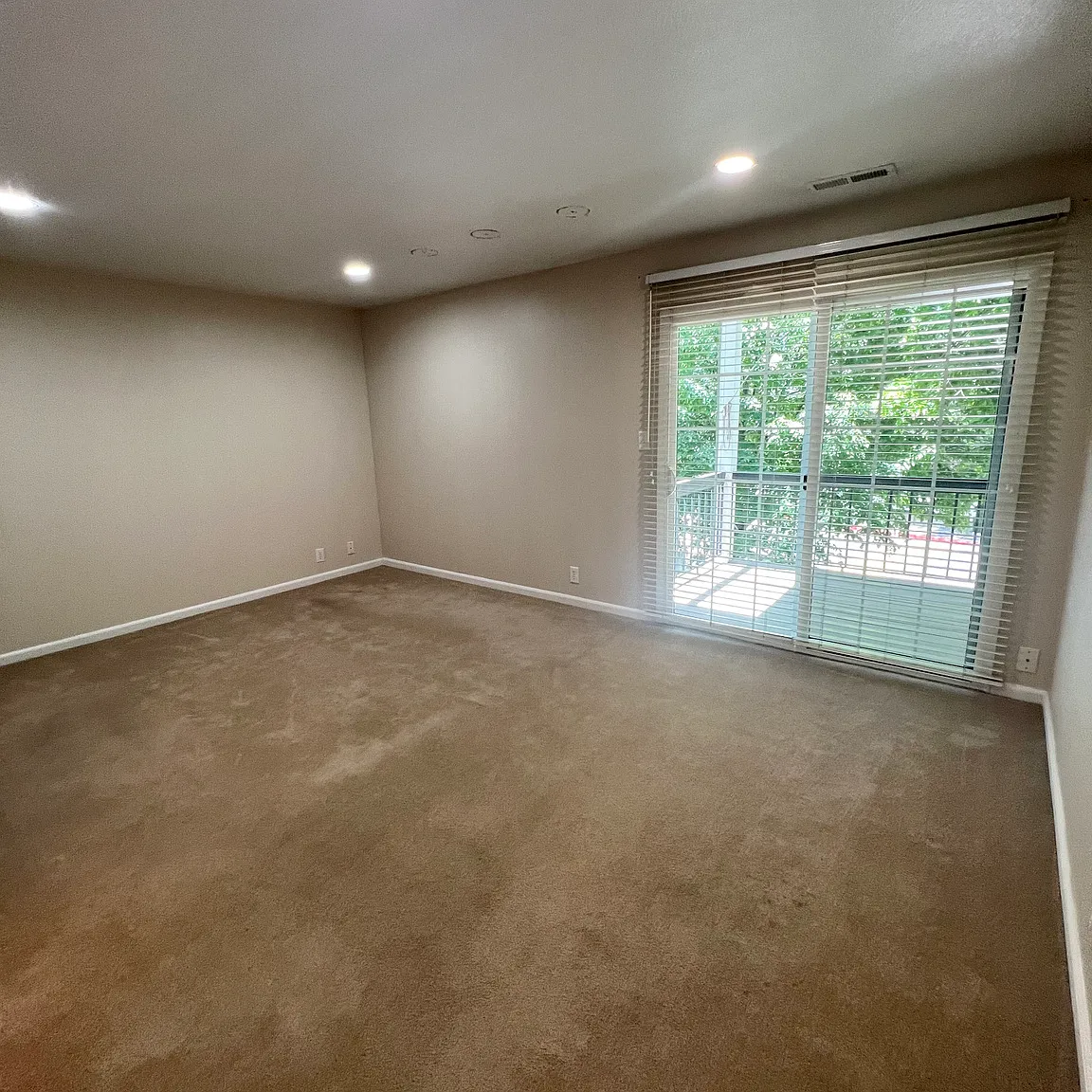 3 bed, 1320 sqft, $1,895 — Photo 4