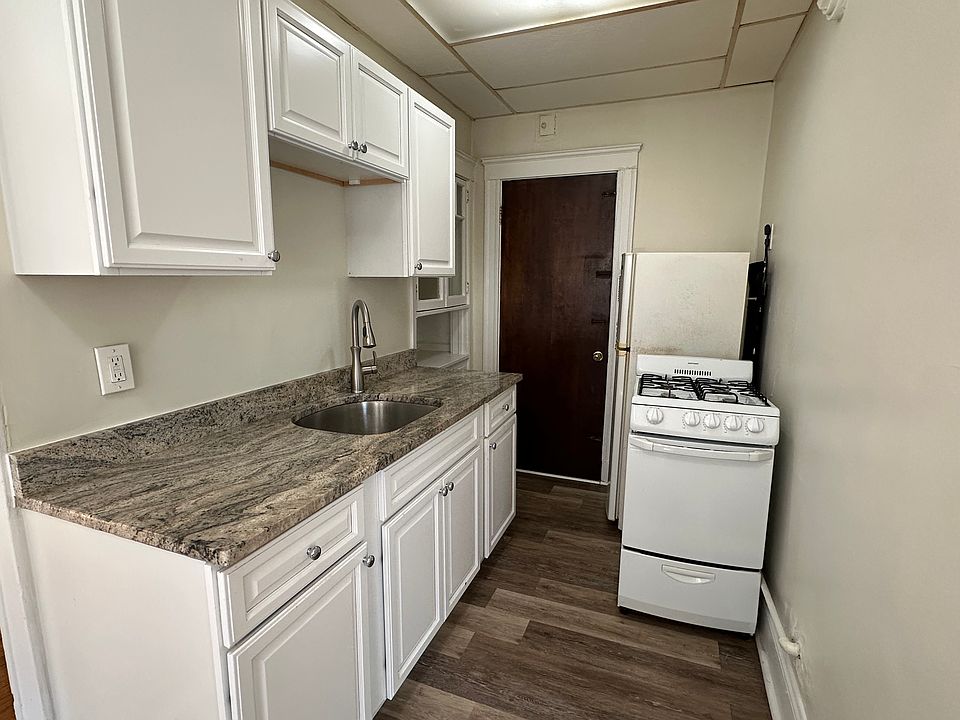 1st image of 200 Fellsway W #1