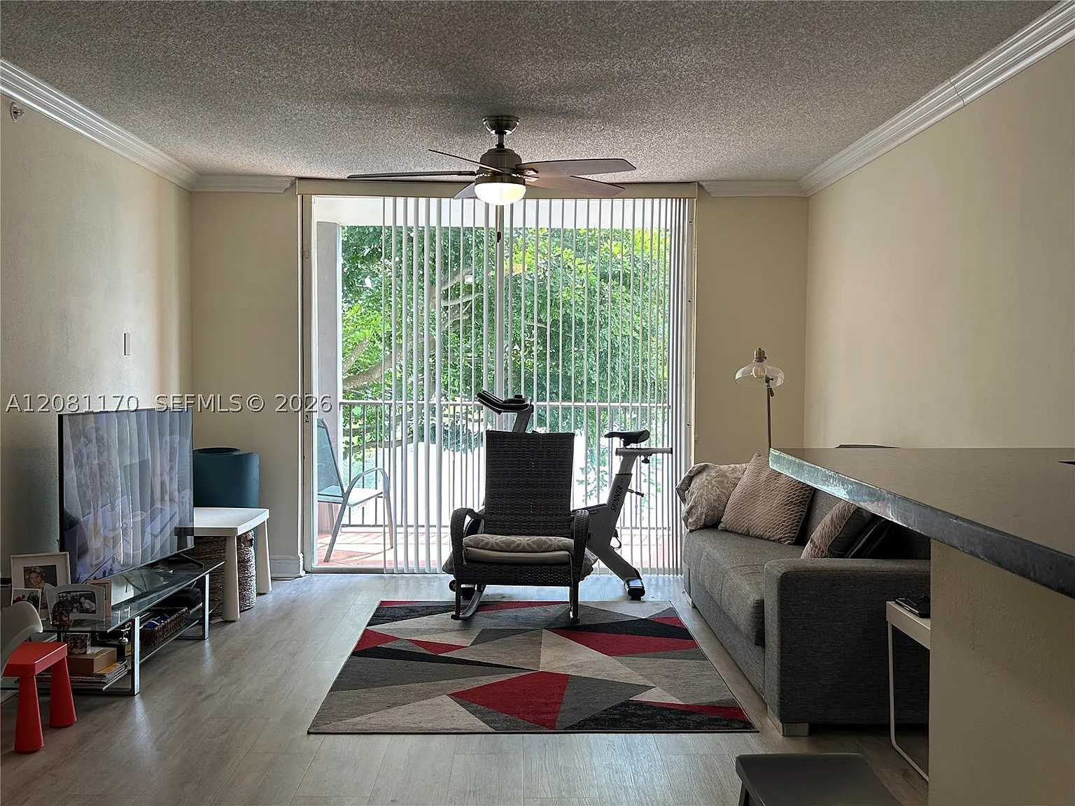 2 bed, 2.0 bath, 994 sqft, $2,700 — Photo 3