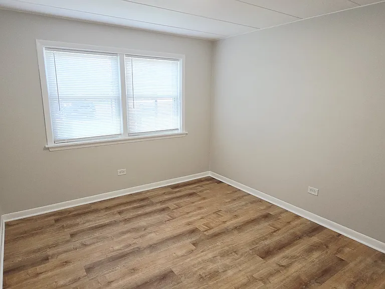 11013 S Lloyd Dr #4 — Photo 10