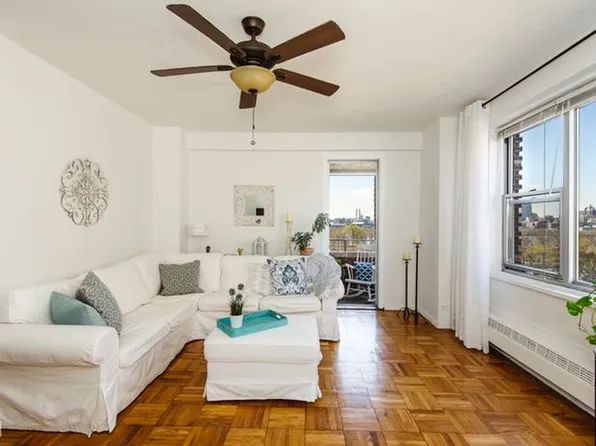 477 Fdr Drive image 1 of 6