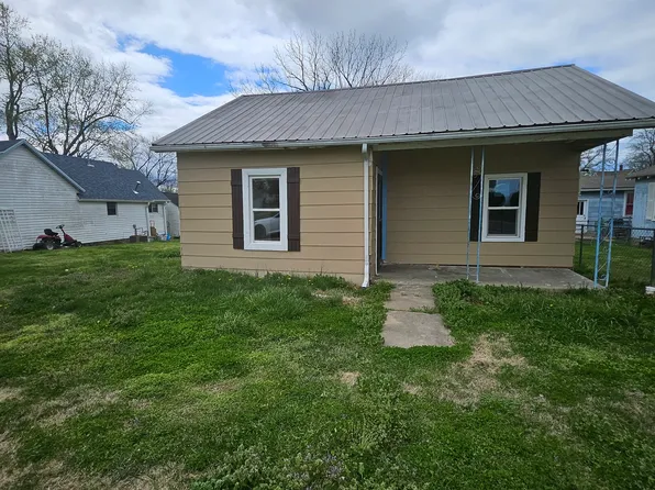 903 S Jefferson Ave, Aurora, MO 65605