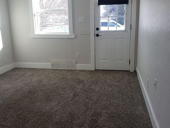 3rd image of 1902 Curtis Ave