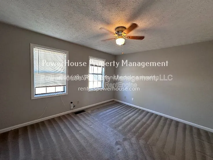 502 Oakwood Ct — Photo 15