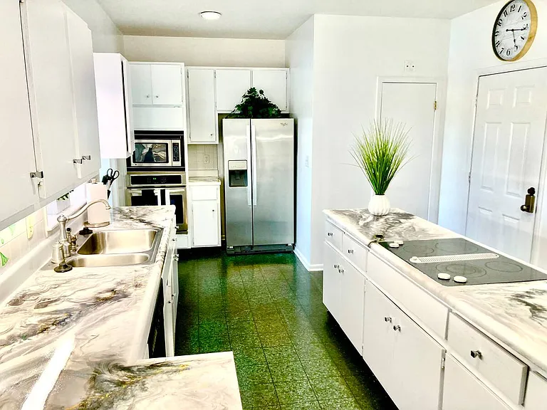 Waters Edge Dr — Photo 13