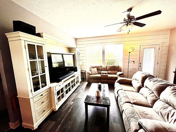 3rd image of 5131 Stables Dr