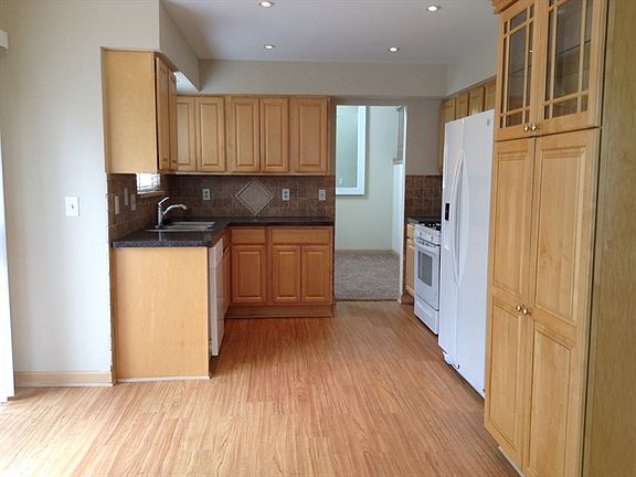 3rd image of 20965 W Boulder Dr