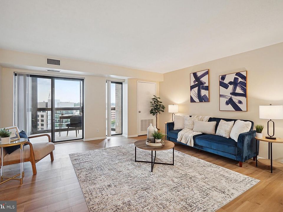 1st image of 900 N Stafford St APT 1111