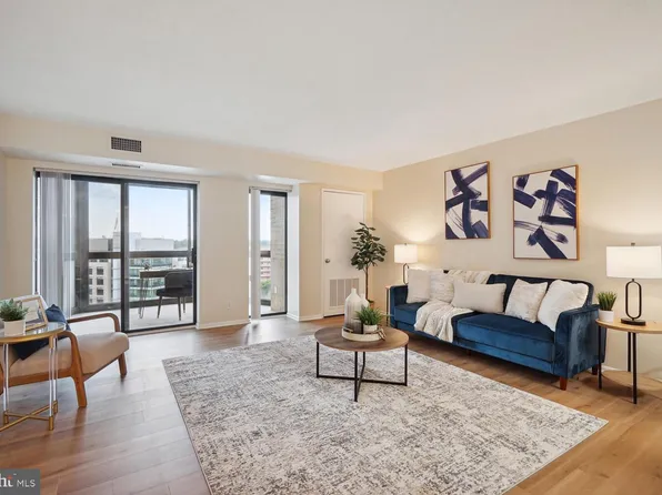 900 N Stafford St APT 1111, Arlington, VA 22203