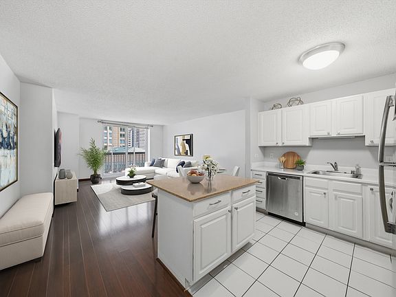 4th image of 545 N Dearborn St APT 1703