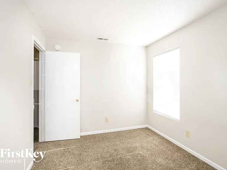 6321 Monteo Dr — Photo 12