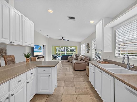 4th image of 15413 Orlanda DR