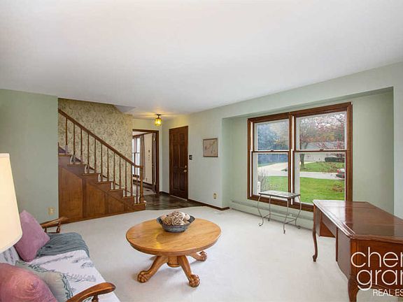 5th image of 1638 Loralee St SE