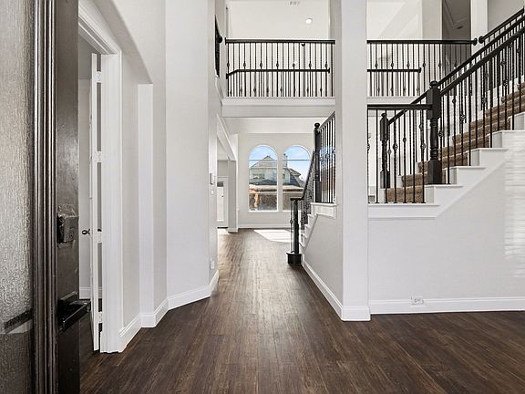 4th image of 411 Sodbury Ct