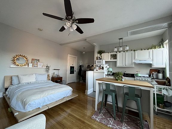 2nd image of 1185 Commonwealth Ave