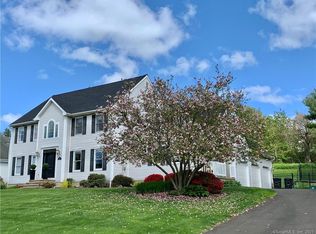 46 Jennifer Dr, North Haven, CT 06473
