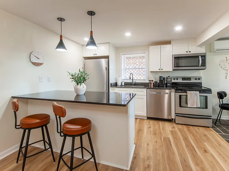 1008 Coleman St #B — Photo 2