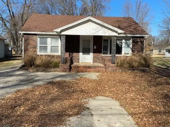 210 W Leighton St, Frontenac, KS 66763