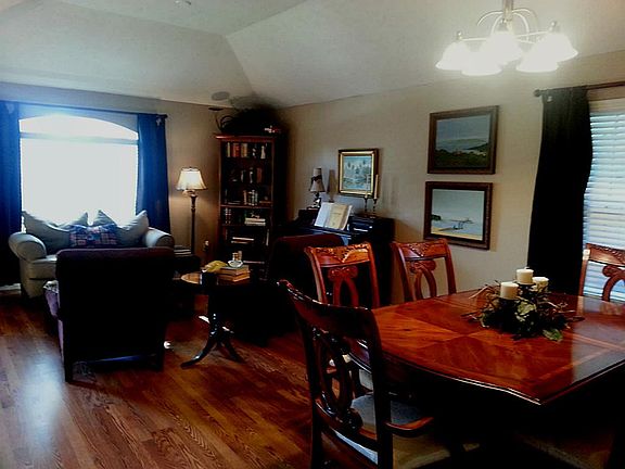 5th image of 16102 Lakestone Dr
