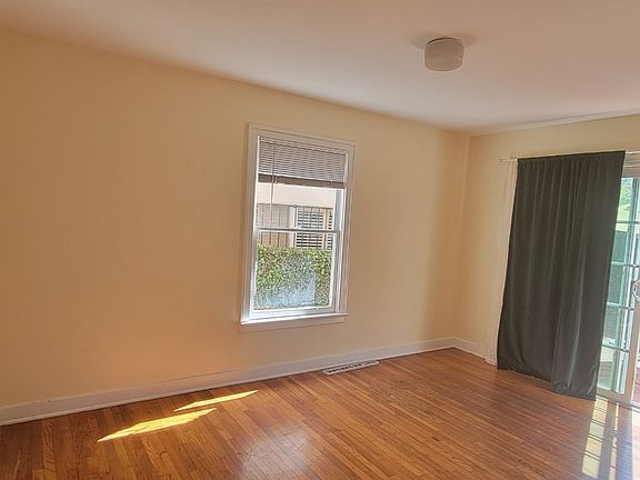 2nd image of 1283 Devon Ave