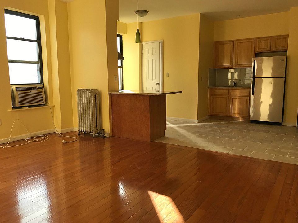 1st image of 105 Henry St APT 14