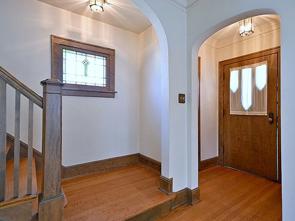 3rd image of 6840 N Olcott Ave