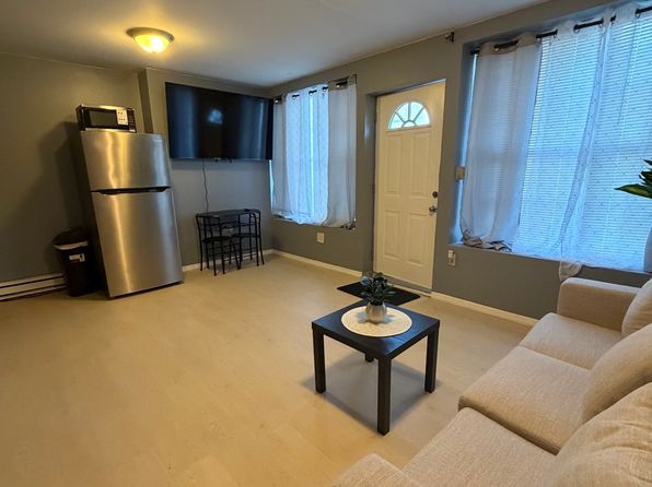 735 Main St APT 1
