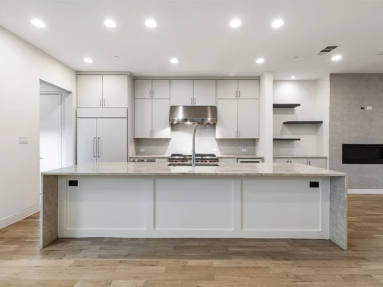 3526 Asbury St — Photo 14