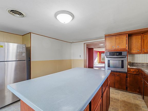 5th image of 116 Pearl St