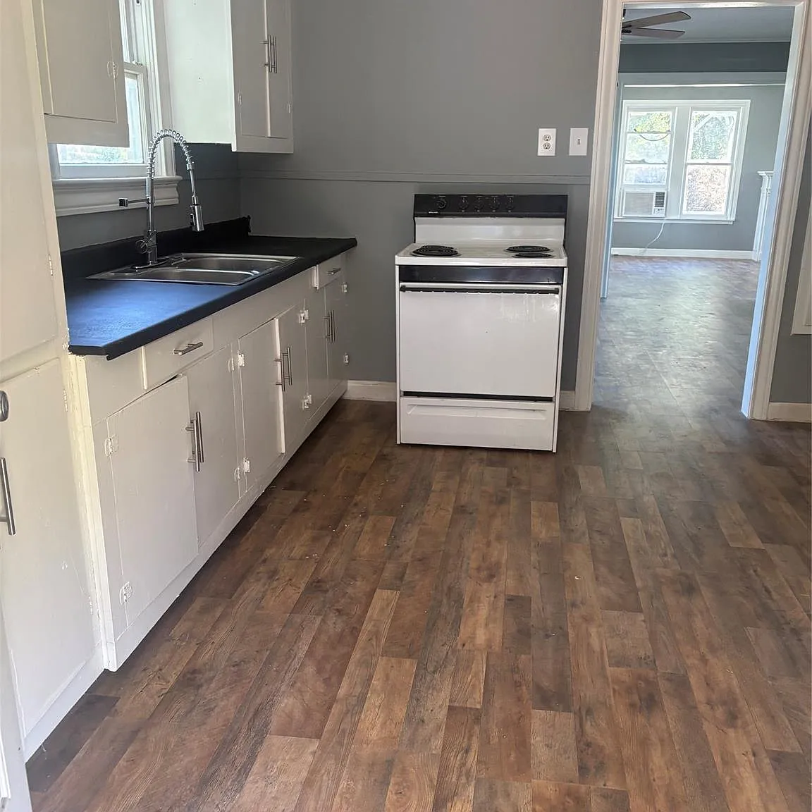 2 bed, 1.0 bath, $1,500 — Photo 3