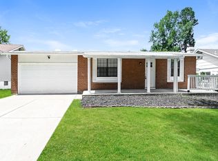 1441 Glenlea Dr, Maryland Heights, MO 63043