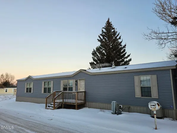 1916 Sioux St, Williston, ND 58801