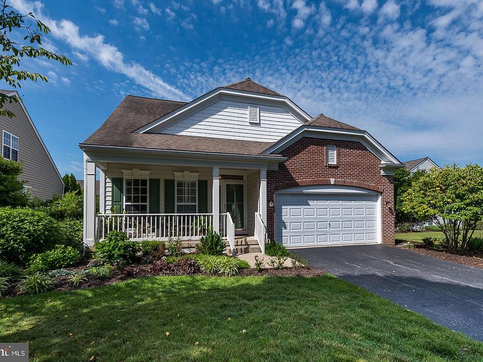 1st image of 115 Petunia Dr