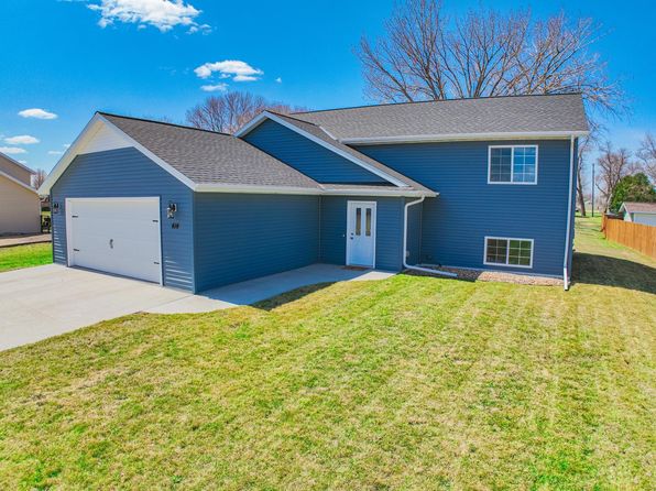 414 1st St S, Raymond, MN 56282