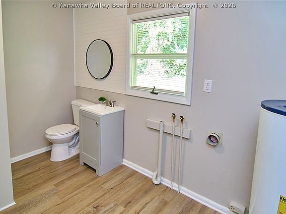 5th image of 507 Orchard Ave SE